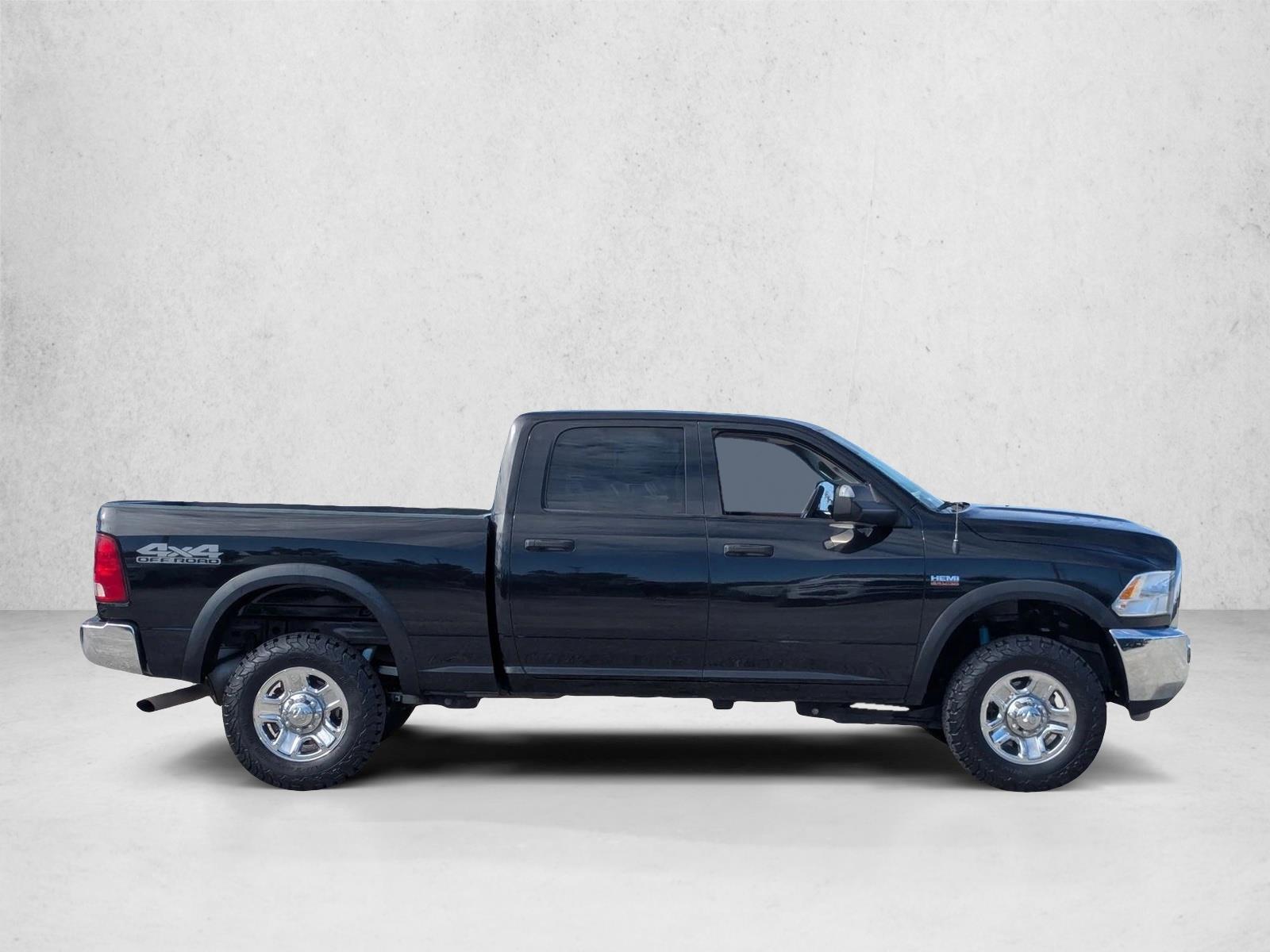 2017 Ram 2500 Tradesman photo 4