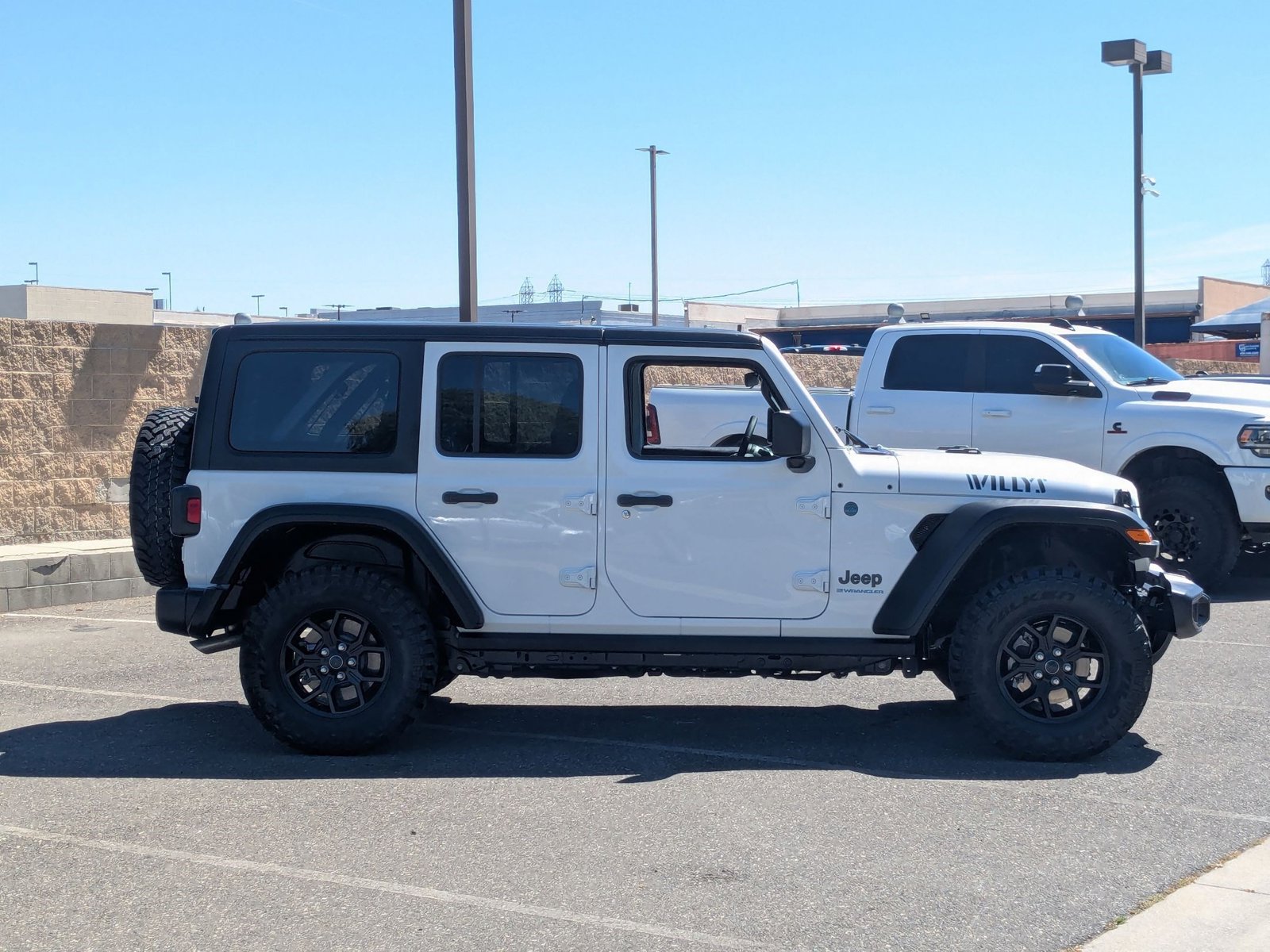 2025 Jeep Wrangler 4xe Willys photo 4