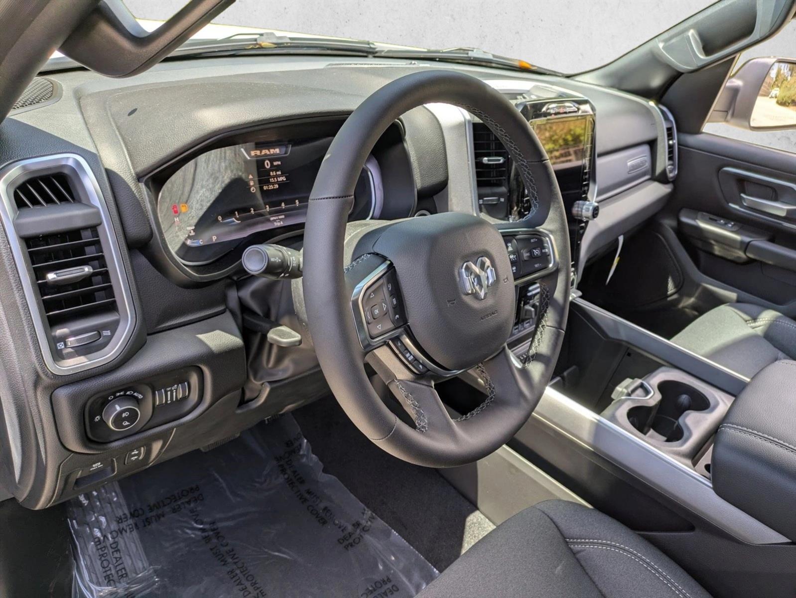 2025 Ram 1500 Big Horn photo 3