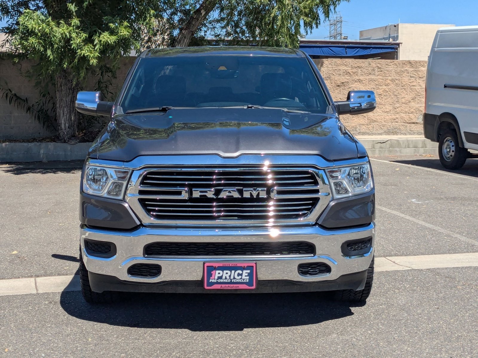 2024 Ram 1500 Laramie photo 2