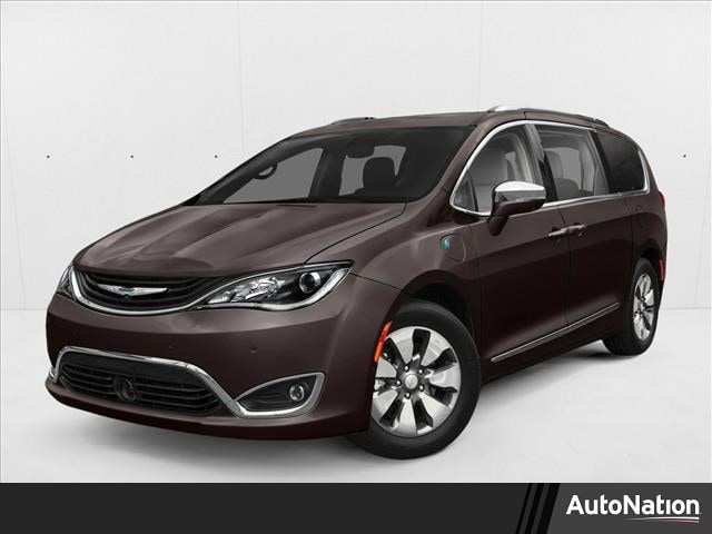 2018 Chrysler Pacifica Hybrid Limited's photo