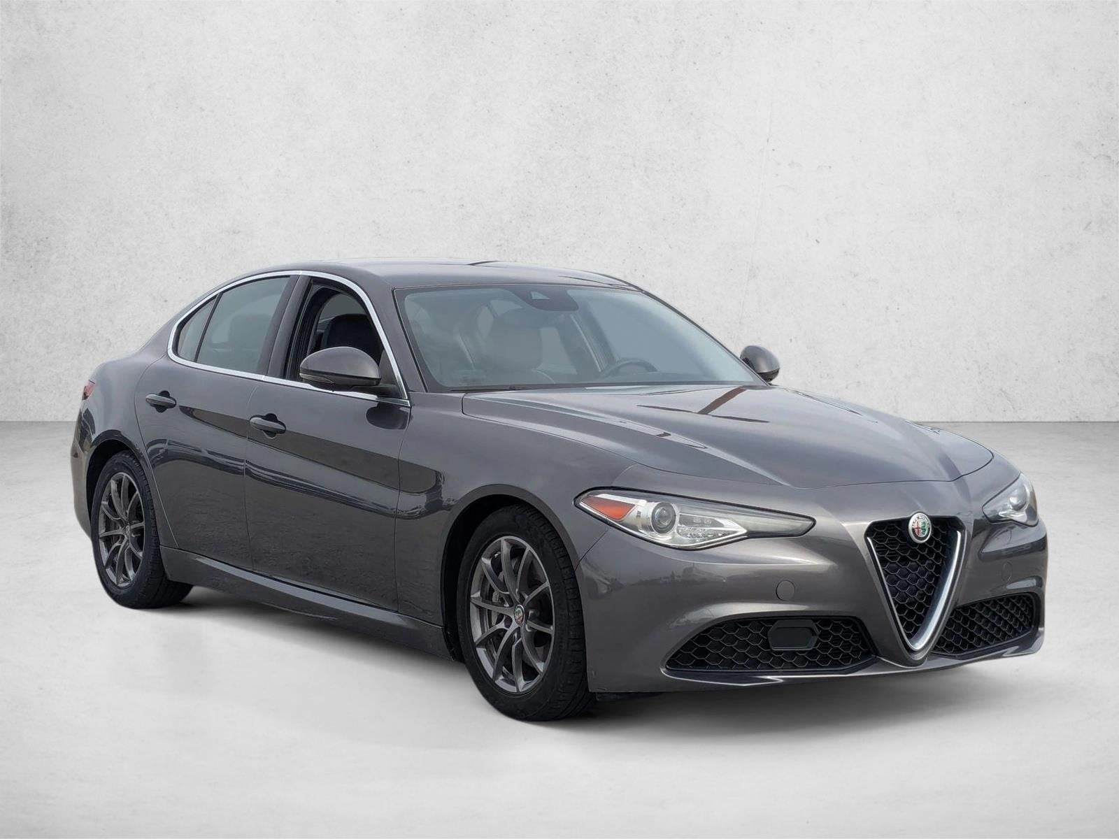 2020 Alfa Romeo Giulia photo 3