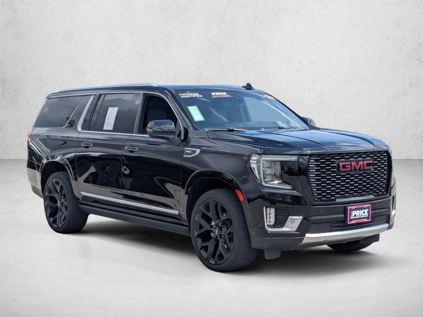 2022 GMC Yukon XL Denali photo 2