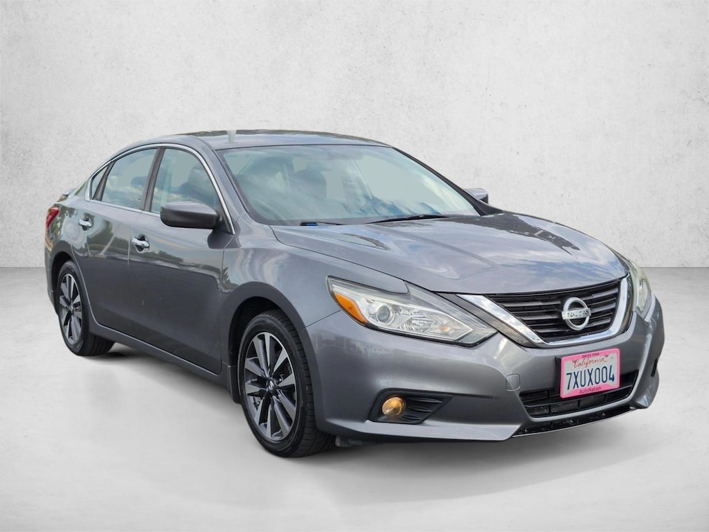 Used 2016 Nissan Altima 2.5 SV 4dr Car