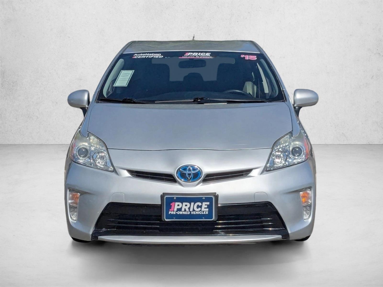 2015 Toyota Prius Two SE photo 2