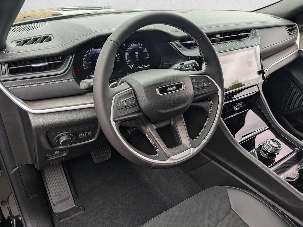 New 2026 Jeep Grand Cherokee Laredo Altitude SUV