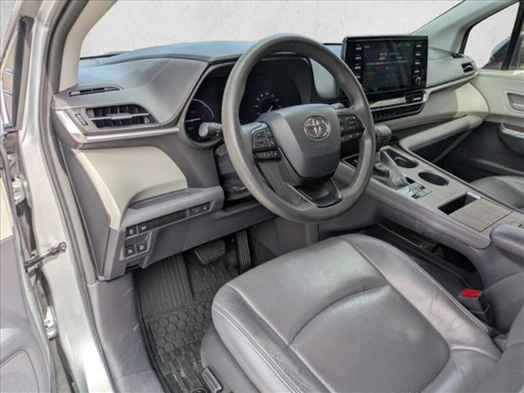 Used 2022 Toyota Sienna LE Van Passenger Van