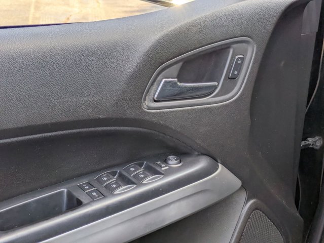 2015 Chevrolet Colorado LT photo 3