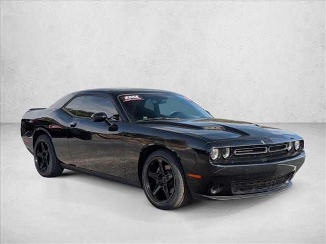 2018 Dodge Challenger SXT photo 3