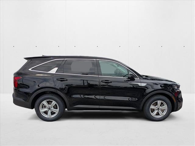 2023 Kia Sorento LX photo 4