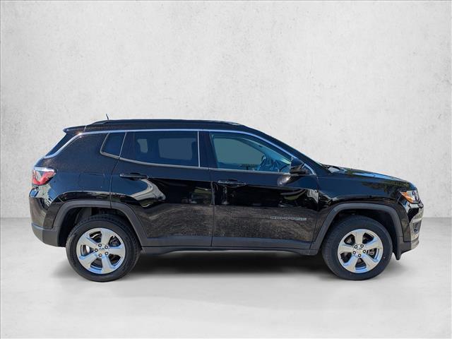 2020 Jeep Compass Latitude photo 3