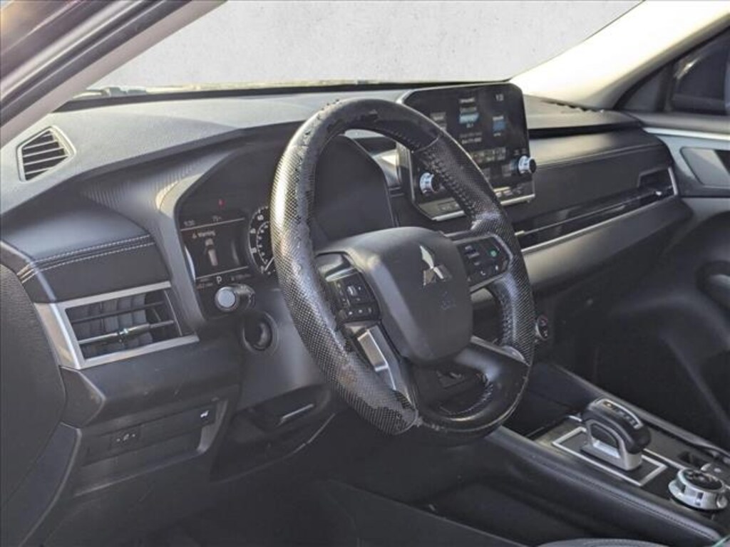 Used 2022 Mitsubishi Outlander SE CUV