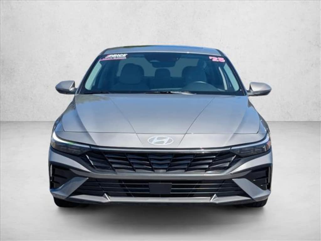 Used 2025 Hyundai Elantra Limited Sedan
