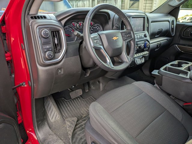 2022 Chevrolet Silverado 1500 LT photo 3