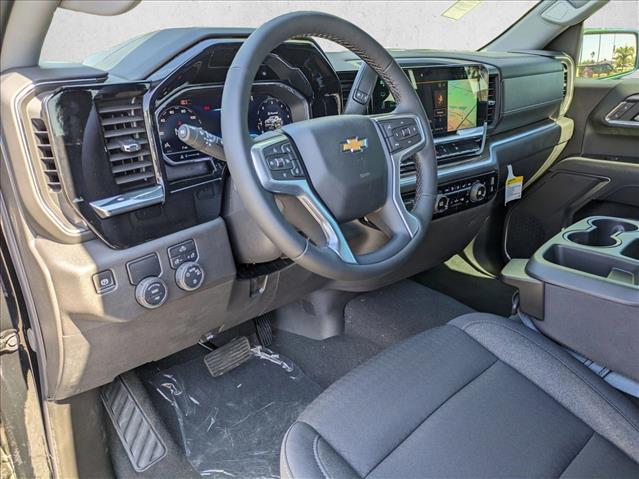 2025 Chevrolet Silverado 1500 LT photo 2
