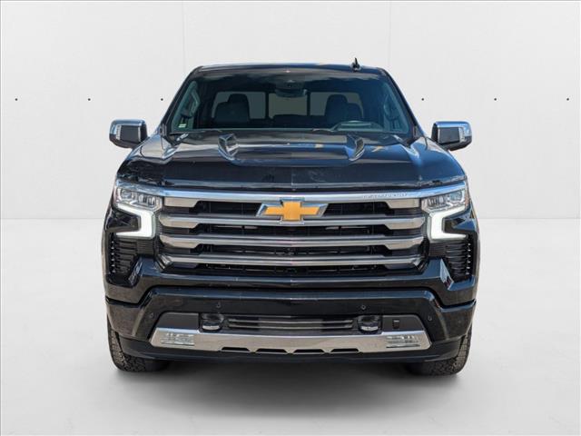 2024 Chevrolet Silverado 1500 High Country photo 2