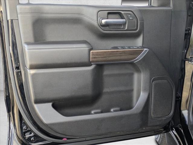 2021 Chevrolet Silverado 1500 LT photo 2