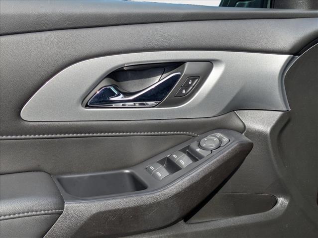 2022 Chevrolet Traverse Cloth photo 2