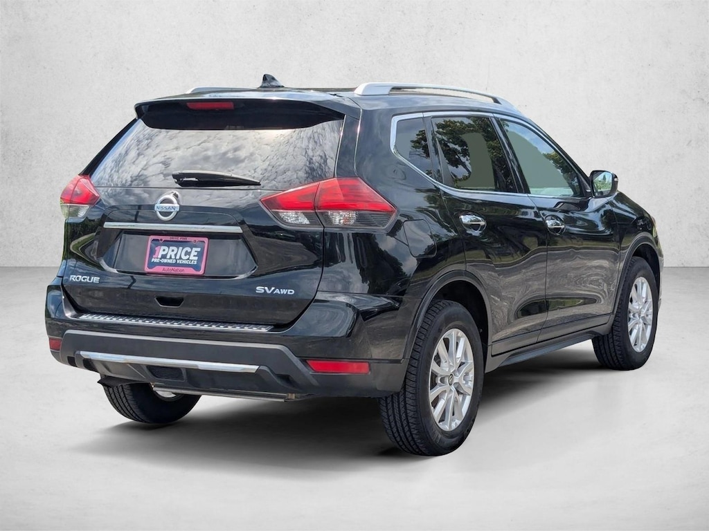 Used 2017 Nissan Rogue SV SUV