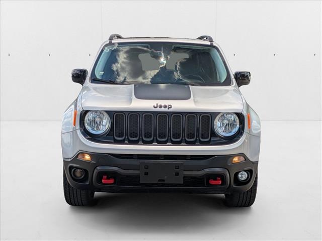 2016 Jeep Renegade Trailhawk photo 2