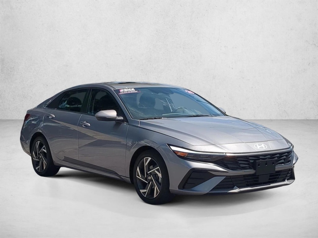 Used 2025 Hyundai Elantra Limited Sedan