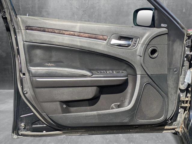 2019 Chrysler 300 Limited photo 2