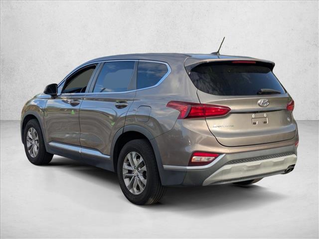 2019 Hyundai Santa Fe SE photo 2