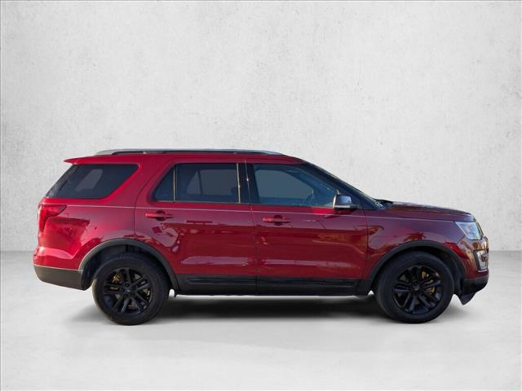 Used 2017 Ford Explorer XLT SUV