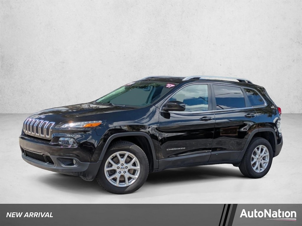 Used 2017 Jeep Cherokee Latitude SUV