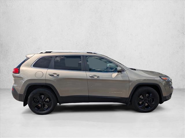 2016 Jeep Cherokee Limited Sport photo 4