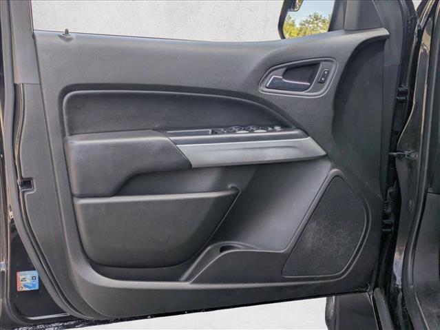 2015 Chevrolet Colorado LT photo 2