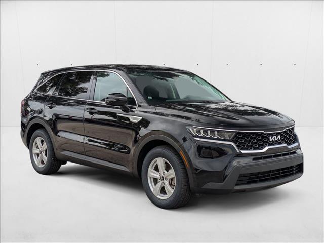 2023 Kia Sorento LX photo 3