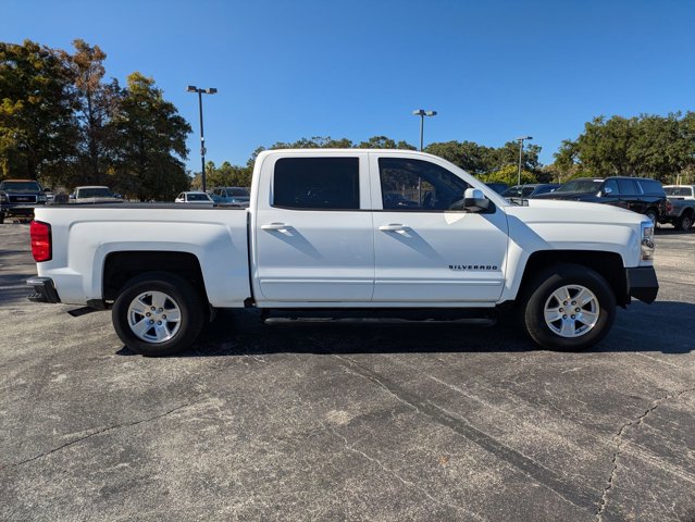 2017 Chevrolet Silverado 1500 LT photo 2