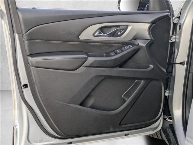 2019 Chevrolet Traverse LS photo 2