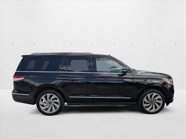 2023 Lincoln Navigator Reserve photo 4