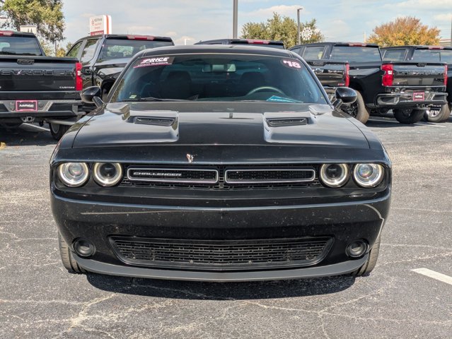 2018 Dodge Challenger SXT photo 2