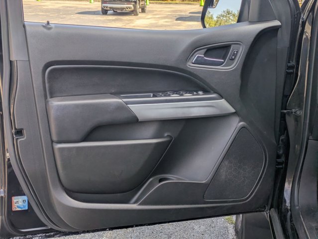 2015 Chevrolet Colorado LT photo 2