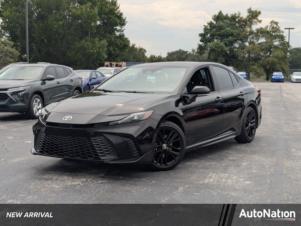Used 2025 Toyota Camry SE Sedan