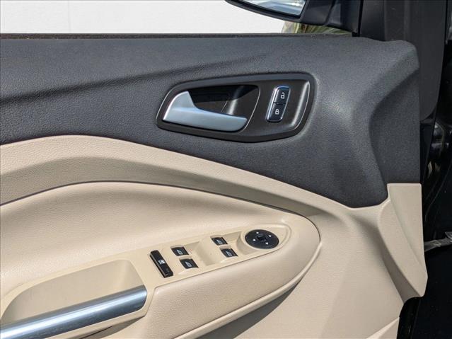 2016 Ford Escape SE photo 2