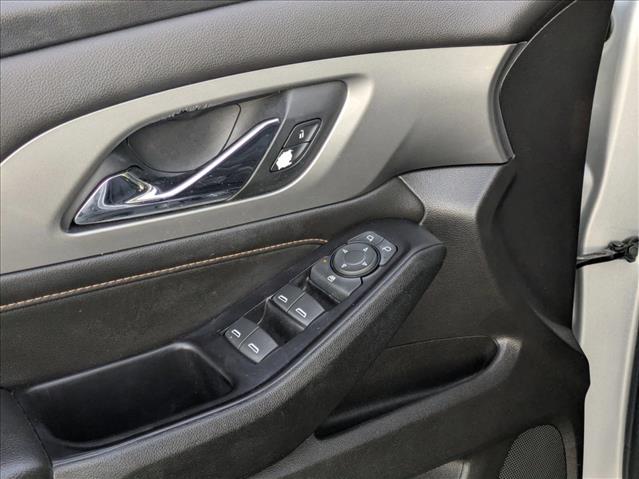 2019 Chevrolet Traverse LS photo 3