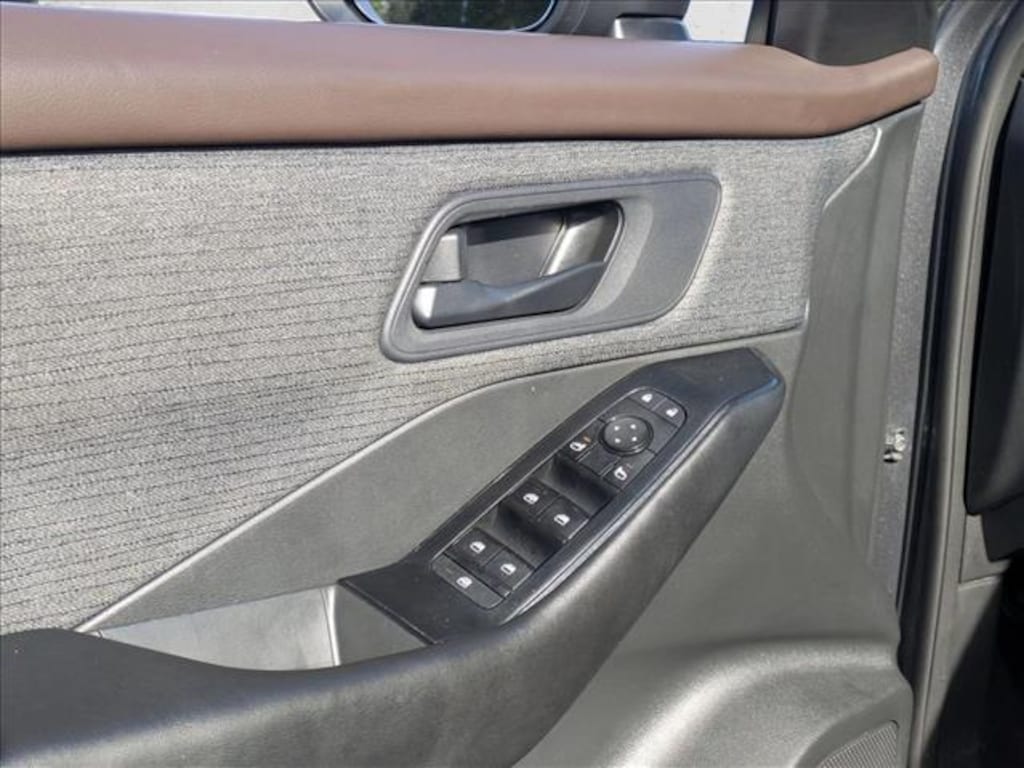 Used 2023 Nissan Rogue S SUV