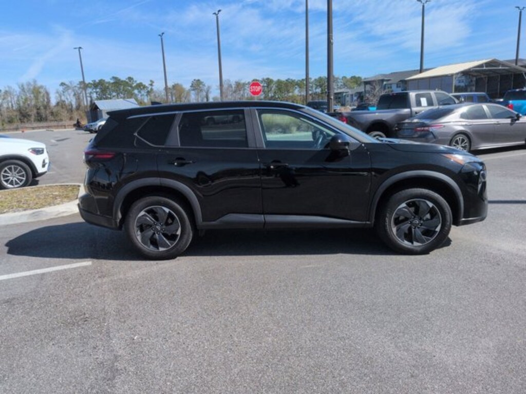 Used 2024 Nissan Rogue SV SUV