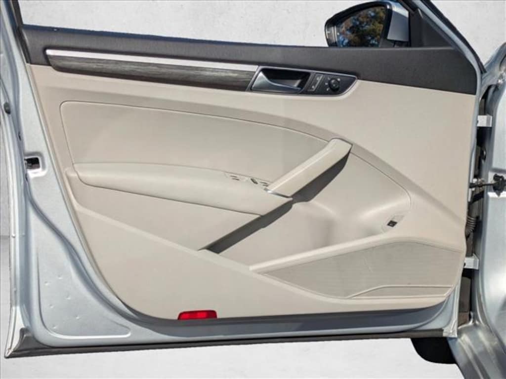 Used 2018 Volkswagen Passat 2.0T SE Sedan