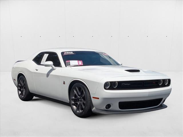 2022 Dodge Challenger R/T Scat Pack photo 3
