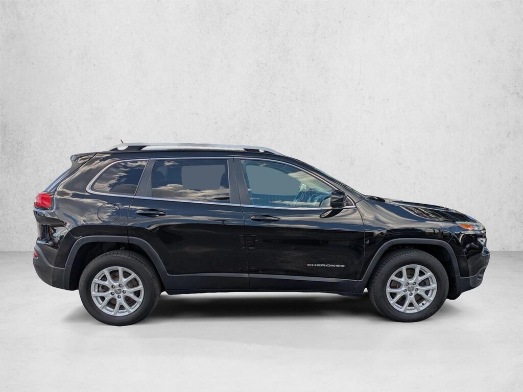 Used 2017 Jeep Cherokee Latitude SUV
