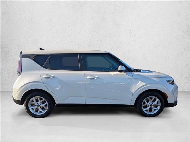 2024 Kia Soul LX photo 4