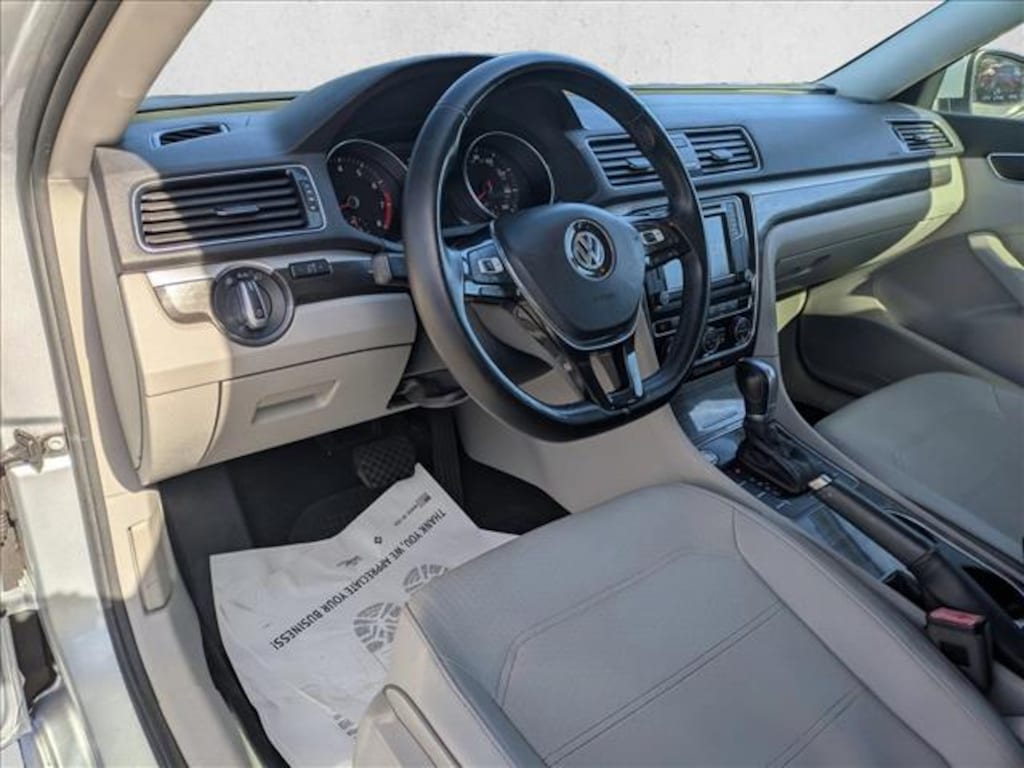 Used 2018 Volkswagen Passat 2.0T SE Sedan