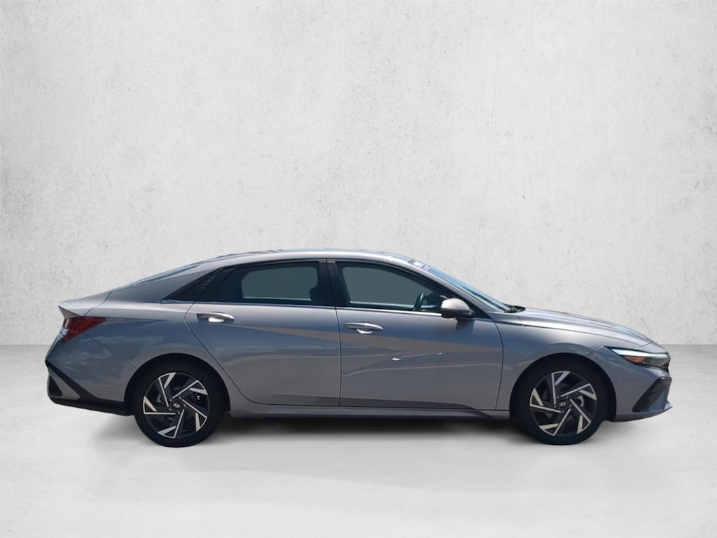Used 2025 Hyundai Elantra Limited Sedan