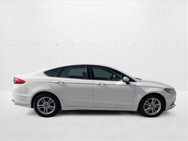 2018 Ford Fusion SE photo 4