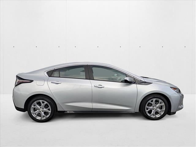 2017 Chevrolet Volt Premier photo 4